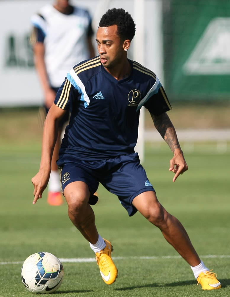 Cesar Greco/Ag. Palmeiras/Divulgação _ Wesley foi o único jogador titular do dérbi que treinou com bola nesta segunda-feira