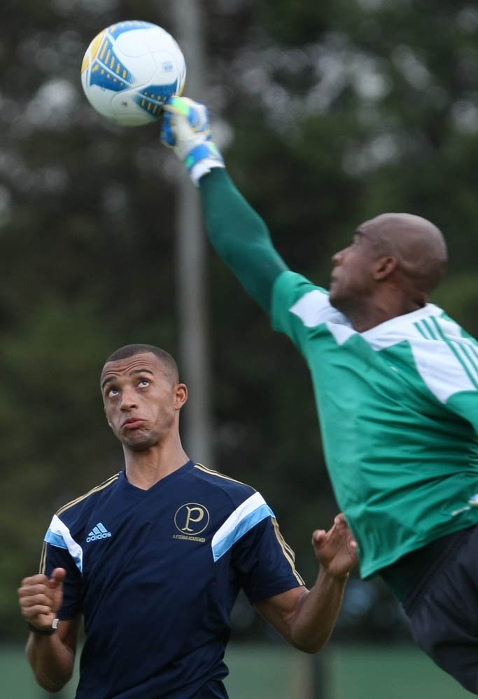 Cesar Greco/Ag. Palmeiras/Divulgação _ Jailson mostrou serviço e dificultou as ações dos jogadores no treino deste sábado