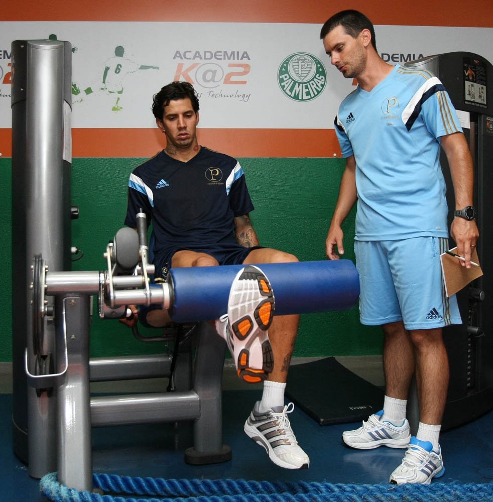 Cesar Greco/Ag. Palmeiras/Divulgação _ Victor assinou com o alviverde até o final da temporada 2015