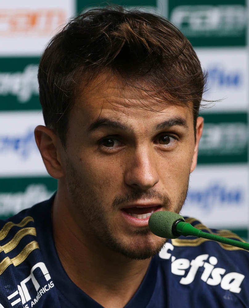 Cesar Greco/Ag Palmeiras/Divulgação _ O lateral-direito Lucas concedeu entrevista coletiva na Academia de Futebol nesta quarta-feira (23)