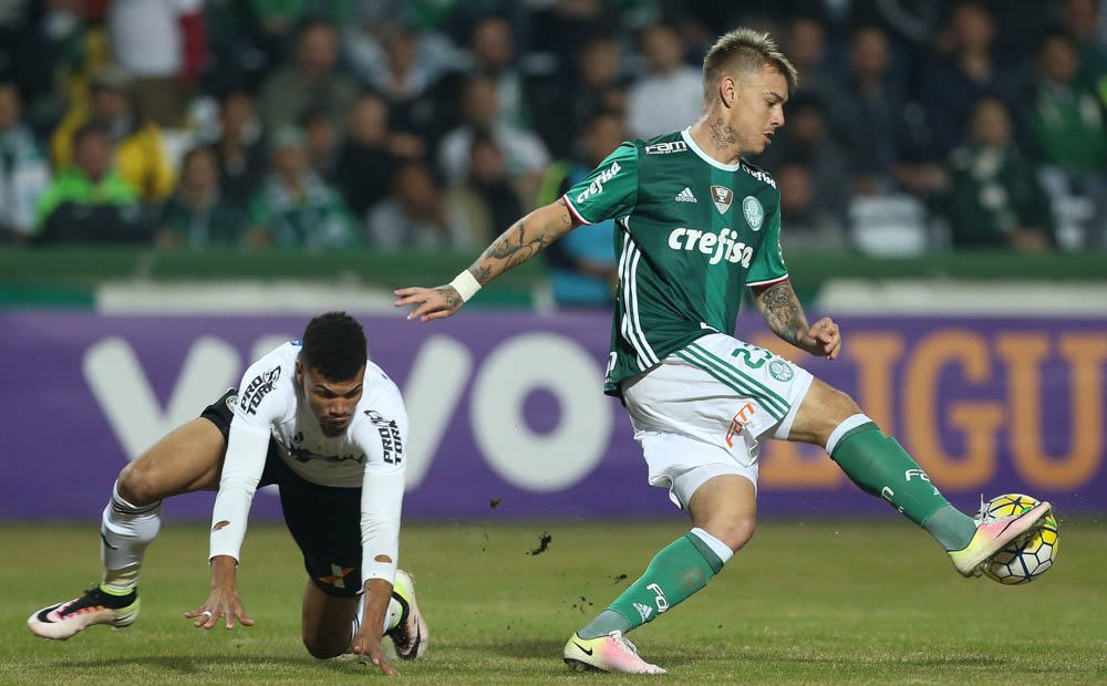 Cesar Greco/Ag Palmeiras/Divulgação _ Róger Guedes marcou o primeiro gol da partida logo aos seis minutos do primeiro tempo