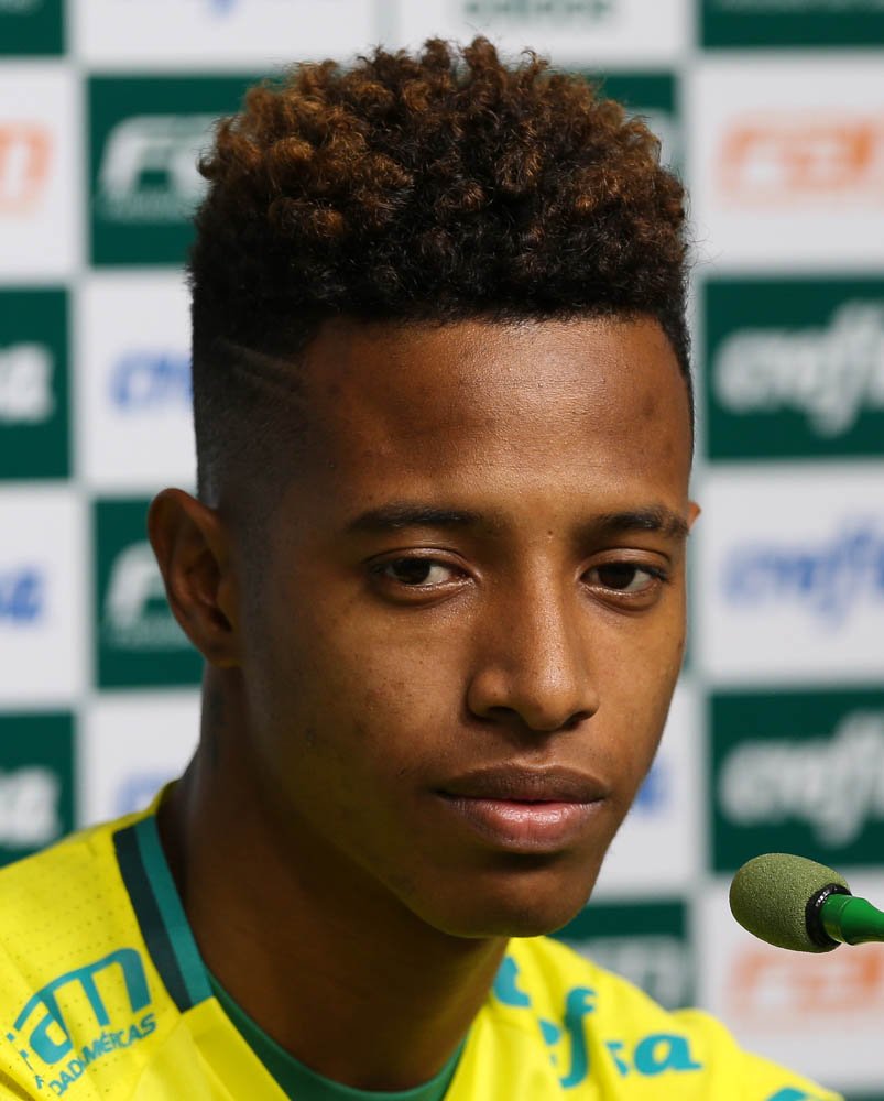 Cesar Greco/Ag Palmeiras/Divulgação _ Tchê Tchê concedeu entrevista coletiva na Academia de Futebol depois do treino desta quinta-feira (14)