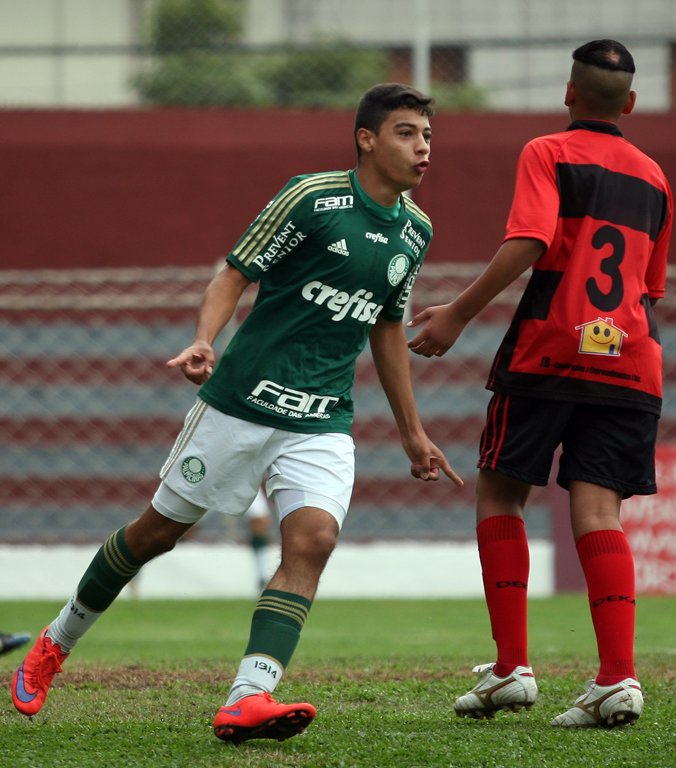 Fabio Menotti/Ag. Palmeiras/Divulgação _ O time Sub-15 lidera o Grupo 14 do torneio com nove pontos