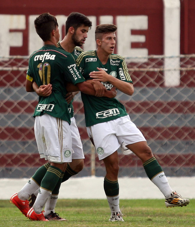 Fabio Menotti/Ag. Palmeiras/Divulgação _ Com a vitória, a equipe Sub-17 passou o Amparo na tabela do Paulista