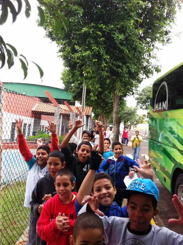 Divulgação _ Cerca de 600 crianças, de Presidente Prudente, fizeram um tour no ônibus oficial do Verdão