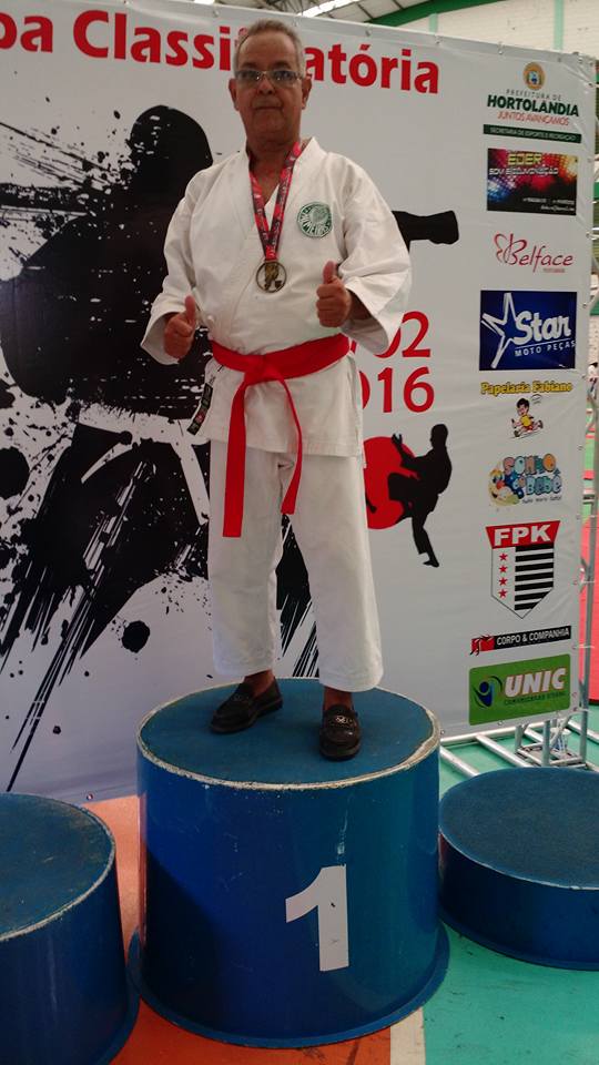 Divulgação_Jair Davanso garantiu medalha de ouro na categoria 50 anos e acima
