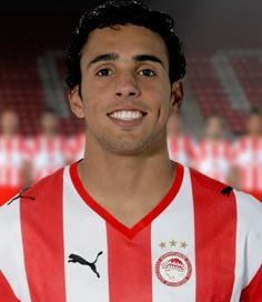 Divulgação _ Diogo fez 71 partidas vestindo a camisa do Olympiakos e marcou 17 gols