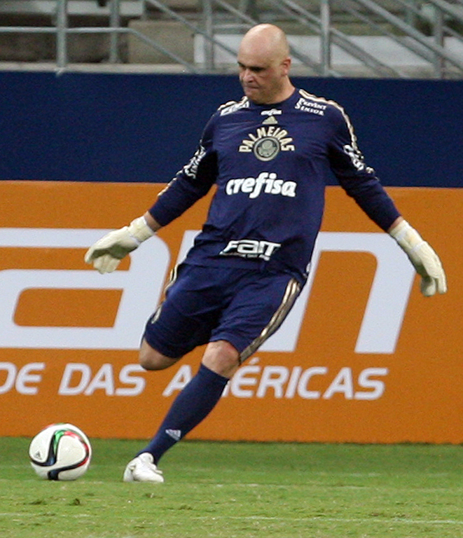 Fabio Menotti/Ag. Palmeiras/Divulgação _ O ex-goleiro Marcos começou o jogo como titular e foi muito festejado pela torcida