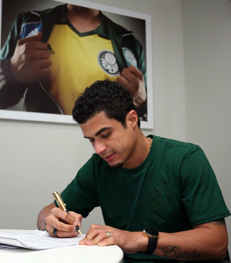 Fabio Menotti/Ag.Palmeiras/divulgação _ Egídio é o mais novo reforço do Verdão e está ansioso para começar a jogar