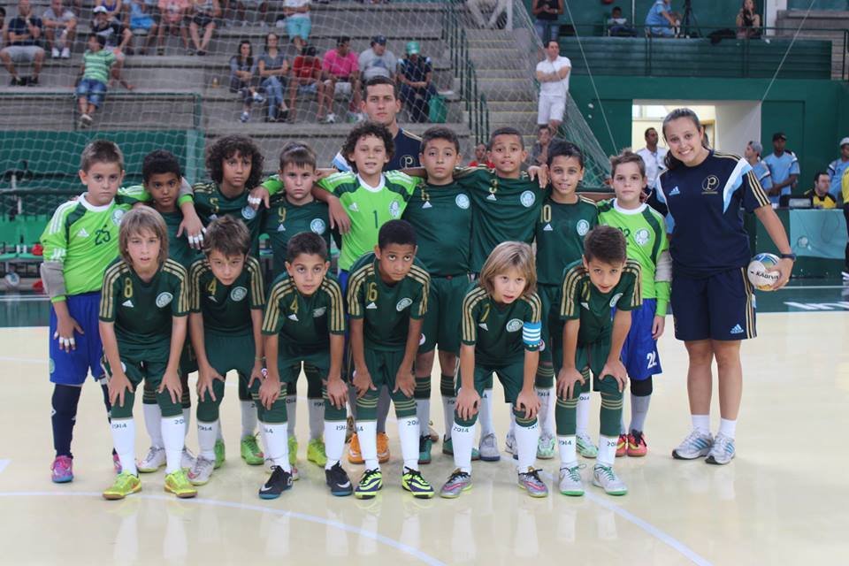 Reprodução _ A equipe sub-9 do futsal Alviverde goleou na sua última partida e volta às quadras dia 11/04