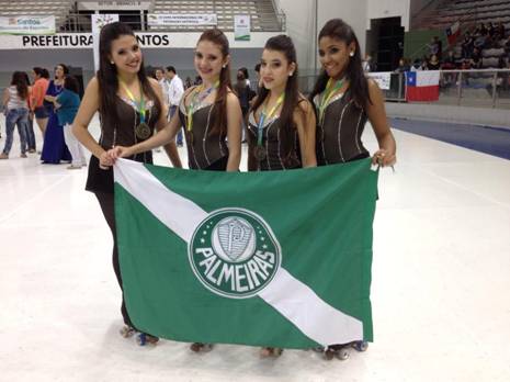 Divulgação _  A equipe de patinação artística da Sociedade Esportiva Palmeiras, que conquistou a medalha de ouro na modalidade quarteto da 3ª Copa Interamericana de Clubes, realizada em Santos