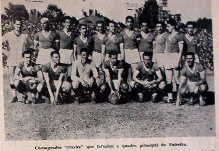 Divulgação_ O goleiro Gijo (agachado e de branco na foto) foi titular na goleada contra o Coritiba