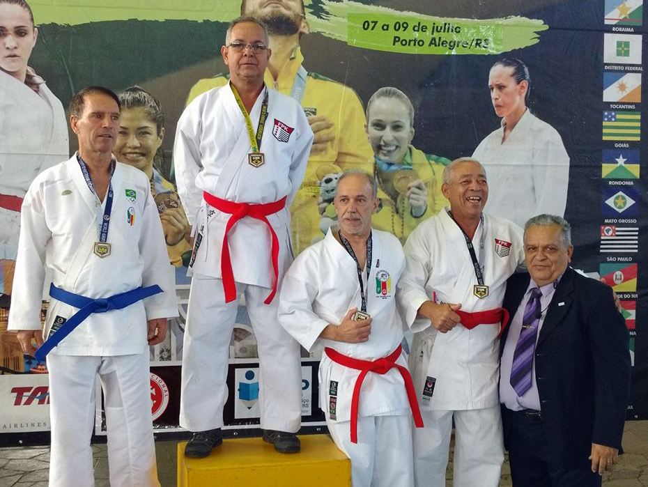 Divulgação_Jair Davanso garantiu o ouro na categoria 56 anos e acima (Kata)