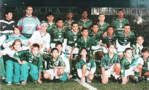A História do Futebol e outros Esportes - Nasce em Santa Rita de  Sapucaí(MG), José Vitor Roque Júnior (Roque Júnior),ex-jogador de futebol,  que jogava como zagueiro, Revelado em 1993 no Santarritense, jogou