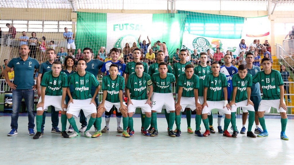 Futsal: Brasil nos oitavos com três triunfos em três jogos