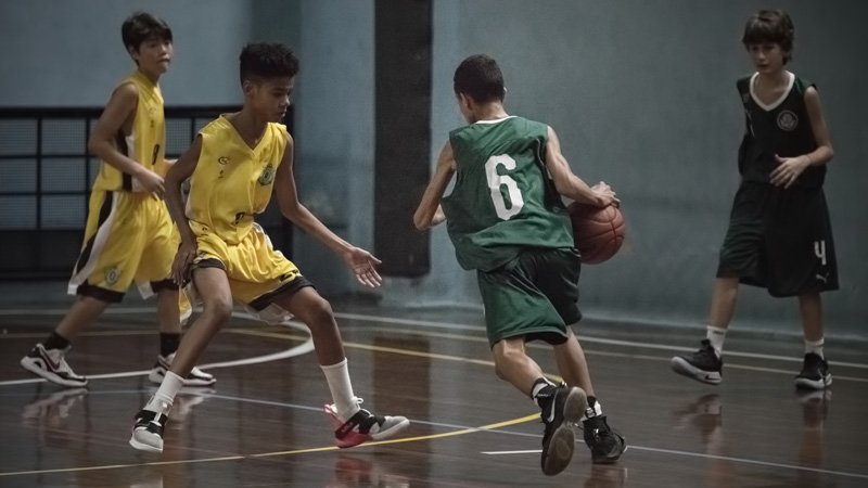 Basquete vence quatro jogos contra o Círculo Militar pelo