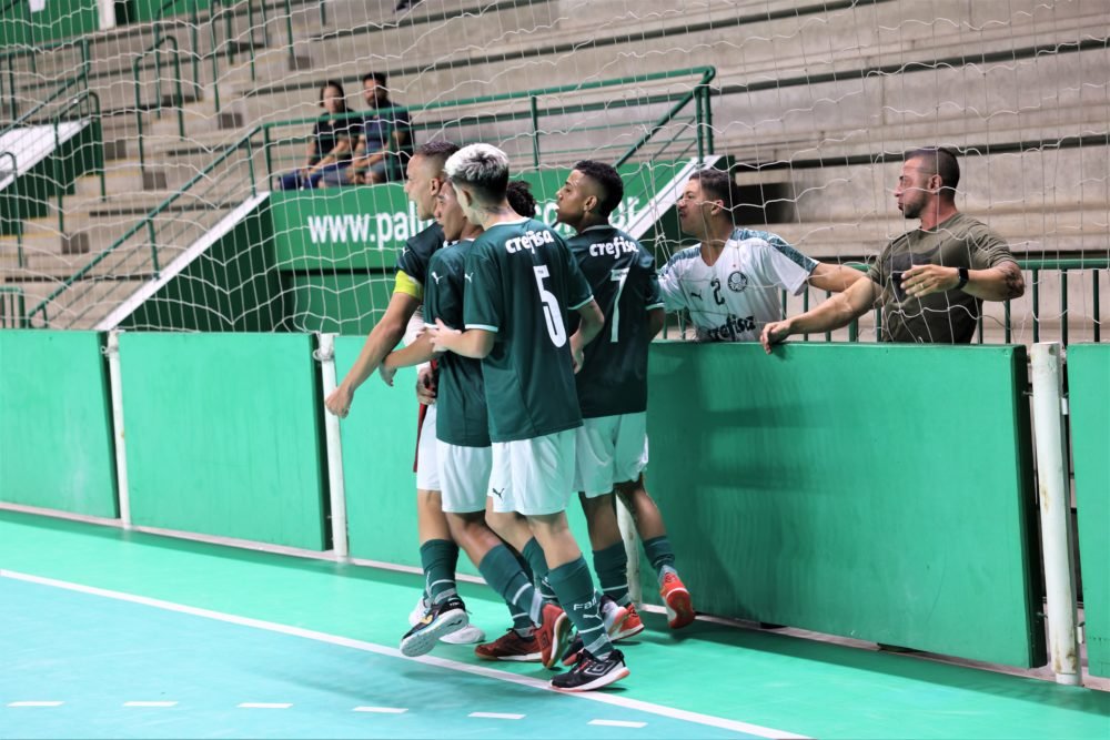 Guarujá é campeã da Liga Paulista de Futsal feminino