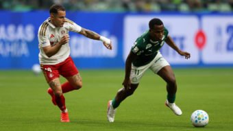 Palmeiras empata com Internacional e segue líder isolado do Brasileirão
